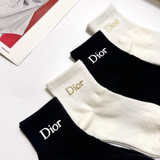 配包装 🌟【一盒4双】 🌟Dior 迪奥 经典字母logo 纯棉短筒袜 经典纯色短袜 🌟ins爆款!专柜在售ing 🌟原 配包装 🌟【一盒4双】 🌟Dior 迪奥 经典字母logo 纯棉短筒袜 经典纯色短袜 🌟ins爆款!专柜在售ing 🌟原