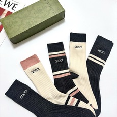 配包装 🌟【一盒5 双】 🌟Gucci 古琦 经典刺绣字母logo 纯棉中筒袜 ,ins超火爆小腿袜,纯棉面料,潮 配包装 🌟【一盒5 双】 🌟Gucci 古琦 经典刺绣字母logo 纯棉中筒袜 ,ins超火爆小腿袜,纯棉面料,潮