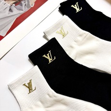 配包装 🌟【一盒4双】 🌟LV 路易威登 经典字母logo 纯棉中筒袜 经典纯色短袜 🌟ins爆款!专柜在售ing 🌟原 配包装 🌟【一盒4双】 🌟LV 路易威登 经典字母logo 纯棉中筒袜 经典纯色短袜 🌟ins爆款!专柜在售ing 🌟原