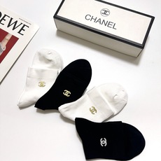 配包装 🌟【一盒4双】 🌟Chanel 香奈儿 经典字母logo ins超火爆短筒袜,纯棉面料,潮人必备 ,经典配色 配包装 🌟【一盒4双】 🌟Chanel 香奈儿 经典字母logo ins超火爆短筒袜,纯棉面料,潮人必备 ,经典配色