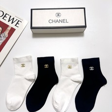 配包装 🌟【一盒4双】 🌟Chanel 香奈儿 经典字母logo ins超火爆短筒袜,纯棉面料,潮人必备 ,经典配色 配包装 🌟【一盒4双】 🌟Chanel 香奈儿 经典字母logo ins超火爆短筒袜,纯棉面料,潮人必备 ,经典配色