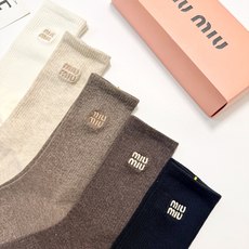 配包装 🌟【一盒5 双】 🌟缪缪 miumiu 经典刺绣字母logo 混纺中筒袜 ,软糯亲肤,ins超火爆配色 , 配包装 🌟【一盒5 双】 🌟缪缪 miumiu 经典刺绣字母logo 混纺中筒袜 ,软糯亲肤,ins超火爆配色 ,