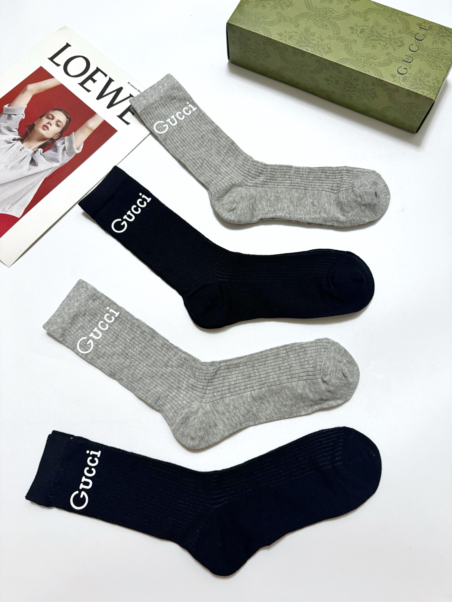 配包装 🌟【一盒4 双】 🌟Gucci 古奇 爆款双G字母 长筒袜 小腿袜,短腿袜 。专柜同步发售ing ,巨多明星红 配包装 🌟【一盒4 双】 🌟Gucci 古奇 爆款双G字母 长筒袜 小腿袜,短腿袜 。专柜同步发售ing ,巨多明星红