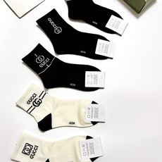 配包装 🌟【一盒5 双】 🌟Gucci 古琦 经典字母logo 纯棉短筒袜 ,男女同款 ,ins超火爆短袜,纯棉面 配包装 🌟【一盒5 双】 🌟Gucci 古琦 经典字母logo 纯棉短筒袜 ,男女同款 ,ins超火爆短袜,纯棉面
