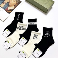 配包装 🌟【一盒5 双】 🌟Gucci 古琦 经典字母logo 纯棉短筒袜 ,男女同款 ,ins超火爆短袜,纯棉面 配包装 🌟【一盒5 双】 🌟Gucci 古琦 经典字母logo 纯棉短筒袜 ,男女同款 ,ins超火爆短袜,纯棉面