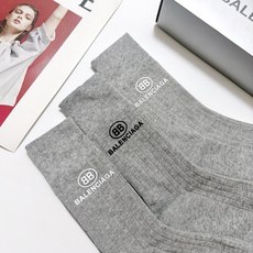 配包装 🌟【一盒3双】 🌟balenciaga 巴黎世家 经典字母logo 纯棉 中筒袜 ,软糯亲肤,ins超火爆 配包装 🌟【一盒3双】 🌟balenciaga 巴黎世家 经典字母logo 纯棉 中筒袜 ,软糯亲肤,ins超火爆
