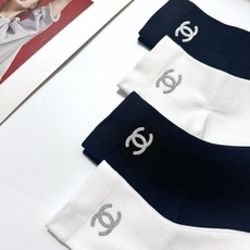 配包装 🌟【一盒4 双】 🌟Chanel 香奈儿 经典字母logo 透气纯棉中筒袜 ,重工配饰,ins超火爆红人同款, 配包装 🌟【一盒4 双】 🌟Chanel 香奈儿 经典字母logo 透气纯棉中筒袜 ,重工配饰,ins超火爆红人同款,