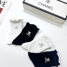 配包装 🌟【一盒4双】 🌟Gucci 古琦 经典纯色 字母logo 纯棉中筒袜 🌟ins爆款!专柜在售ing 🌟原单货 配包装 🌟【一盒4双】 🌟Gucci 古琦 经典纯色 字母logo 纯棉中筒袜 🌟ins爆款!专柜在售ing 🌟原单货