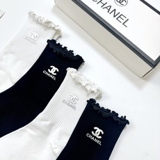 配包装 🌟【一盒4双】 🌟Gucci 古琦 经典纯色 字母logo 纯棉中筒袜 🌟ins爆款!专柜在售ing 🌟原单货 配包装 🌟【一盒4双】 🌟Gucci 古琦 经典纯色 字母logo 纯棉中筒袜 🌟ins爆款!专柜在售ing 🌟原单货