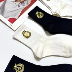 配包装 🌟【一盒4 双】 🌟Gucci 古琦 经典字母logo纯棉中筒袜 🌟ins爆款!专柜在售ing 🌟好看到爆炸 配包装 🌟【一盒4 双】 🌟Gucci 古琦 经典字母logo纯棉中筒袜 🌟ins爆款!专柜在售ing 🌟好看到爆炸