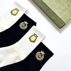 配包装 🌟【一盒4 双】 🌟Gucci 古琦 经典字母logo纯棉中筒袜 🌟ins爆款!专柜在售ing 🌟好看到爆炸 配包装 🌟【一盒4 双】 🌟Gucci 古琦 经典字母logo纯棉中筒袜 🌟ins爆款!专柜在售ing 🌟好看到爆炸