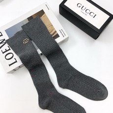 配包装 🌟【一盒一双】 🌟Gucci 古琦 经典字母logo纯棉长筒袜 小腿袜 🌟重工装饰个性时尚 🌟ins爆款!专 配包装 🌟【一盒一双】 🌟Gucci 古琦 经典字母logo纯棉长筒袜 小腿袜 🌟重工装饰个性时尚 🌟ins爆款!专
