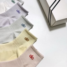 配包装 🌟【一盒5 双】 🌟alo经典字母logo 纯棉 混纺网面 中筒袜 ,软糯亲肤,ins超火爆配色 ,潮人必 配包装 🌟【一盒5 双】 🌟alo经典字母logo 纯棉 混纺网面 中筒袜 ,软糯亲肤,ins超火爆配色 ,潮人必