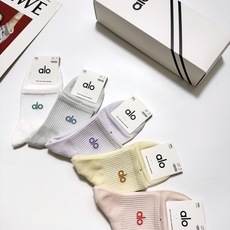配包装 🌟【一盒5 双】 🌟alo经典字母logo 纯棉 混纺网面 中筒袜 ,软糯亲肤,ins超火爆配色 ,潮人必 配包装 🌟【一盒5 双】 🌟alo经典字母logo 纯棉 混纺网面 中筒袜 ,软糯亲肤,ins超火爆配色 ,潮人必