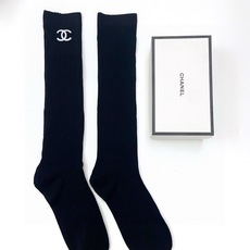 配包装 🌟【一盒一双】 🌟Chanel 香奈儿 经典字母logo纯棉长筒袜 小腿袜 🌟重工装饰个性时尚 🌟ins爆款! 配包装 🌟【一盒一双】 🌟Chanel 香奈儿 经典字母logo纯棉长筒袜 小腿袜 🌟重工装饰个性时尚 🌟ins爆款!