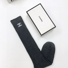 配包装 🌟【一盒一双】 🌟Chanel 香奈儿 经典字母logo纯棉长筒袜 小腿袜 🌟重工装饰个性时尚 🌟ins爆款! 配包装 🌟【一盒一双】 🌟Chanel 香奈儿 经典字母logo纯棉长筒袜 小腿袜 🌟重工装饰个性时尚 🌟ins爆款!