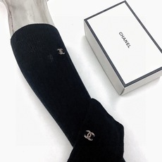 配包装 🌟【一盒一双】 🌟Chanel 香奈儿 经典字母logo纯棉长筒袜 小腿袜 🌟重工装饰个性时尚 🌟ins爆款! 配包装 🌟【一盒一双】 🌟Chanel 香奈儿 经典字母logo纯棉长筒袜 小腿袜 🌟重工装饰个性时尚 🌟ins爆款!