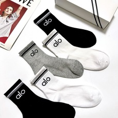 配包装 🌟【一盒5 双】 🌟alo 经典字母logo纯棉短袜 中筒袜 , 男女同款,ins超火爆红人同款,精美纯棉 配包装 🌟【一盒5 双】 🌟alo 经典字母logo纯棉短袜 中筒袜 , 男女同款,ins超火爆红人同款,精美纯棉