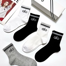 配包装 🌟【一盒5 双】 🌟alo 经典字母logo纯棉短袜 中筒袜 , 男女同款,ins超火爆红人同款,精美纯棉 配包装 🌟【一盒5 双】 🌟alo 经典字母logo纯棉短袜 中筒袜 , 男女同款,ins超火爆红人同款,精美纯棉