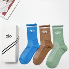 配包装 🌟【一盒3双】 🌟 alo 经典字母logo 纯棉中筒袜 ,ins超火爆小腿短袜,纯棉面料,潮人必备 ,经 配包装 🌟【一盒3双】 🌟 alo 经典字母logo 纯棉中筒袜 ,ins超火爆小腿短袜,纯棉面料,潮人必备 ,经
