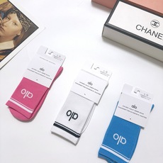 配包装 🌟【一盒3双】 🌟 alo 经典字母logo 纯棉中筒袜 ,ins超火爆小腿短袜,纯棉面料,潮人必备 ,经 配包装 🌟【一盒3双】 🌟 alo 经典字母logo 纯棉中筒袜 ,ins超火爆小腿短袜,纯棉面料,潮人必备 ,经