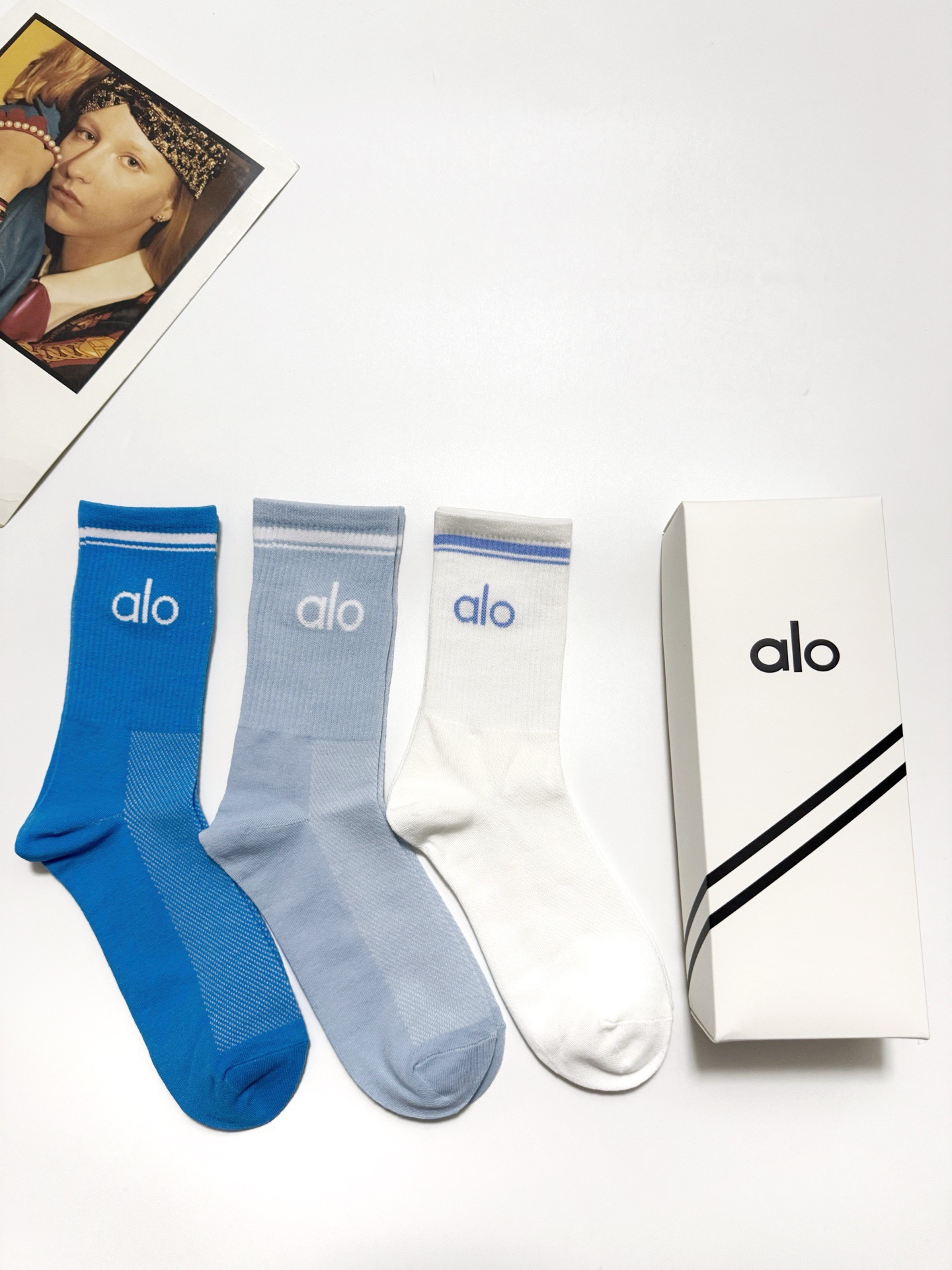 配包装 🌟【一盒3双】  🌟 alo 经典字母logo 纯棉中筒袜   ，ins超火爆小腿短袜，纯棉面料，潮人必备 ，经