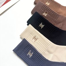 配包装 🌟【一盒5 双】 🌟Celine 赛琳 经典刺绣字母logo 羊绒混纺中筒袜 ,软糯亲肤,ins超火爆配色 配包装 🌟【一盒5 双】 🌟Celine 赛琳 经典刺绣字母logo 羊绒混纺中筒袜 ,软糯亲肤,ins超火爆配色