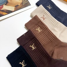 配包装 🌟【一盒5 双】 🌟LV 路易威登经典刺绣字母logo 羊绒混纺中筒袜 ,软糯亲肤,ins超火爆配色 ,秋 配包装 🌟【一盒5 双】 🌟LV 路易威登经典刺绣字母logo 羊绒混纺中筒袜 ,软糯亲肤,ins超火爆配色 ,秋