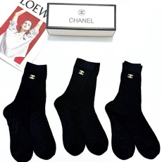 配包装 🌟【一盒3 双】 🌟Chanel 香奈儿 经典字母logo 超薄透气中筒袜 ,ins超火爆空调袜,潮人必备 , 配包装 🌟【一盒3 双】 🌟Chanel 香奈儿 经典字母logo 超薄透气中筒袜 ,ins超火爆空调袜,潮人必备 ,