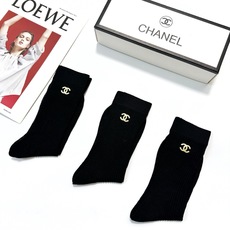 配包装 🌟【一盒3 双】 🌟Chanel 香奈儿 经典字母logo 超薄透气中筒袜 ,ins超火爆空调袜,潮人必备 , 配包装 🌟【一盒3 双】 🌟Chanel 香奈儿 经典字母logo 超薄透气中筒袜 ,ins超火爆空调袜,潮人必备 ,
