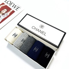 配包装 🌟【一盒5双】 🌟Chanel 香奈儿 经典字母 logo双针针织 纯棉 中筒袜 !超级软糯亲肤! 🌟ins爆 配包装 🌟【一盒5双】 🌟Chanel 香奈儿 经典字母 logo双针针织 纯棉 中筒袜 !超级软糯亲肤! 🌟ins爆