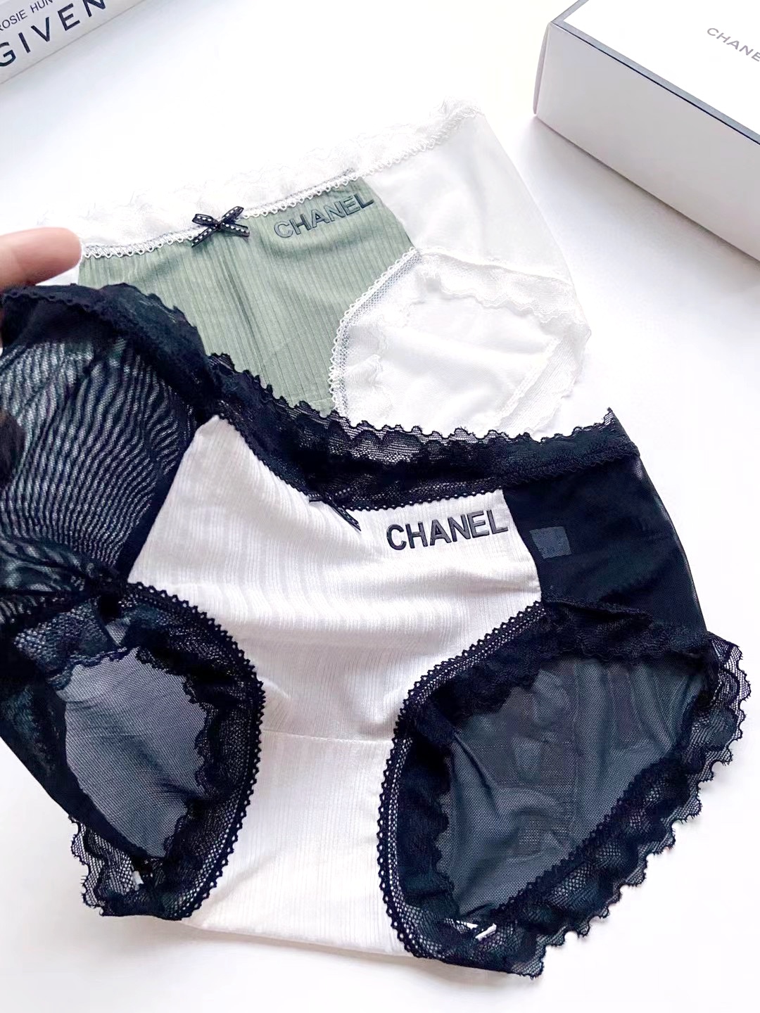 配包装 🌟【一盒2 件 】（建议95斤 -135斤）   🌟Chanel 香奈儿 经典字母logo 高档透气棉拼接网纱 