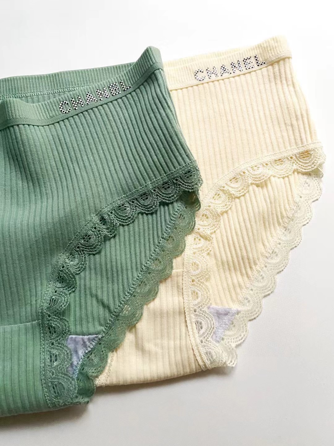 配包装 🌟【一盒2 件】（均码80-130 斤） 🌟Chanel 香奈儿 经典潮牌 爆款 字母logo  纯棉内裤，蕾丝