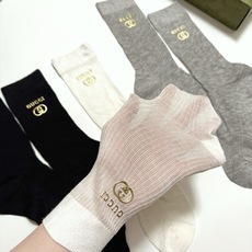 配包装 🌟【一盒3 双】 🌟Gucci 古琦 经典字母logo 超薄透气中筒袜 ,ins超火爆空调袜,潮人必备 ,经典 配包装 🌟【一盒3 双】 🌟Gucci 古琦 经典字母logo 超薄透气中筒袜 ,ins超火爆空调袜,潮人必备 ,经典