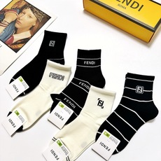 配包装 🌟【一盒5 双】 🌟芬迪FENDI 经典字母logo 纯棉中筒袜 ,ins超火爆短袜,纯棉面料,潮人必备 配包装 🌟【一盒5 双】 🌟芬迪FENDI 经典字母logo 纯棉中筒袜 ,ins超火爆短袜,纯棉面料,潮人必备