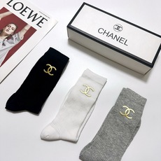 配包装 🌟【一盒3 双】 🌟Chanel 香奈儿 经典字母logo 超薄透气中筒袜 ,ins超火爆空调袜,潮人必备 , 配包装 🌟【一盒3 双】 🌟Chanel 香奈儿 经典字母logo 超薄透气中筒袜 ,ins超火爆空调袜,潮人必备 ,