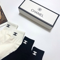 配包装 🌟【一盒4双】 🌟Chanel 香奈儿 经典字母logo 纯棉短筒袜 经典纯色短袜 🌟ins爆款!专柜在售ing 配包装 🌟【一盒4双】 🌟Chanel 香奈儿 经典字母logo 纯棉短筒袜 经典纯色短袜 🌟ins爆款!专柜在售ing
