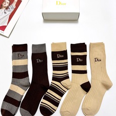 配包装 🌟【一盒3 双】 🌟 Dior 迪奥 经典字母logo纯棉 中筒袜 🌟经典配色个性时尚 🌟ins爆款!专柜在 配包装 🌟【一盒3 双】 🌟 Dior 迪奥 经典字母logo纯棉 中筒袜 🌟经典配色个性时尚 🌟ins爆款!专柜在