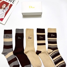 配包装 🌟【一盒3 双】 🌟 Dior 迪奥 经典字母logo纯棉 中筒袜 🌟经典配色个性时尚 🌟ins爆款!专柜在 配包装 🌟【一盒3 双】 🌟 Dior 迪奥 经典字母logo纯棉 中筒袜 🌟经典配色个性时尚 🌟ins爆款!专柜在