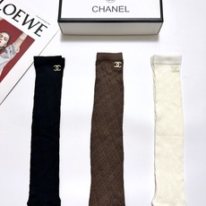 配包装 🌟【一盒3双】 🌟Chanel 香奈儿 经典字母logo 速干中筒袜 ,ins超火爆薄款空调袜,潮人必备 配包装 🌟【一盒3双】 🌟Chanel 香奈儿 经典字母logo 速干中筒袜 ,ins超火爆薄款空调袜,潮人必备