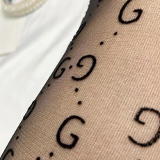 配包装 【一盒一双】🌟Gucci古奇爆款双G字母植绒丝袜 🌟好看到爆炸 ,欧美大牌丝袜。 🌟潮人秋冬必备单品 ,搭配起来 配包装 【一盒一双】🌟Gucci古奇爆款双G字母植绒丝袜 🌟好看到爆炸 ,欧美大牌丝袜。 🌟潮人秋冬必备单品 ,搭配起来