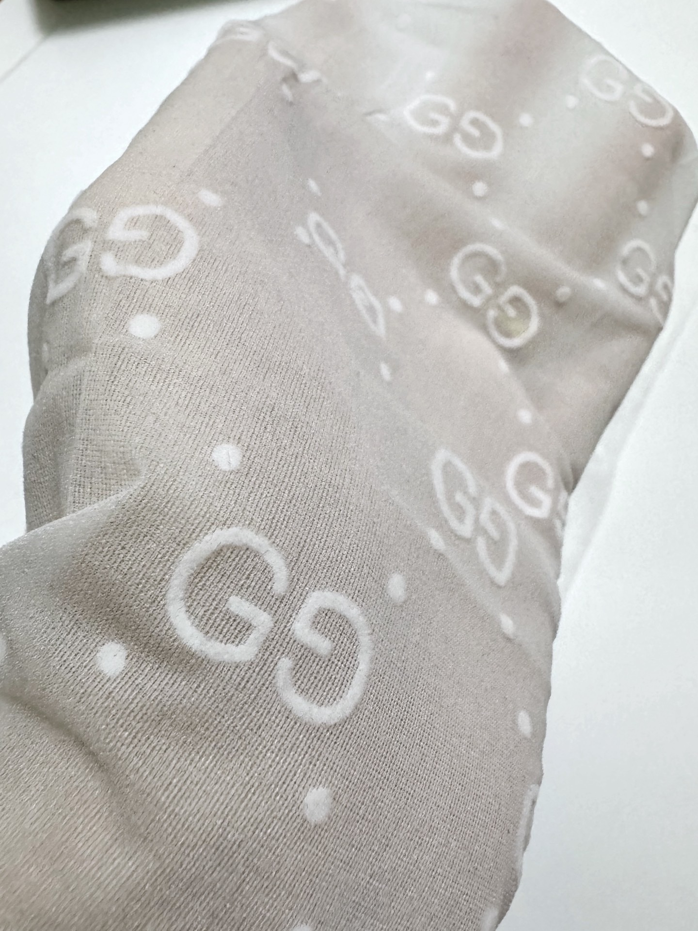 配包装 【一盒一双】🌟Gucci古奇爆款双G字母植绒丝袜 🌟好看到爆炸 ,欧美大牌丝袜。 🌟潮人秋冬必备单品 ,搭配起来 配包装 【一盒一双】🌟Gucci古奇爆款双G字母植绒丝袜 🌟好看到爆炸 ,欧美大牌丝袜。 🌟潮人秋冬必备单品 ,搭配起来