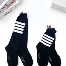 配原版盒 🌟【一盒2 双】 🌟THOM BROWNE · 桑姆 布朗尼❗ 🌟超级爆款!网红小腿袜,中筒袜+长筒袜,经典爆 配原版盒 🌟【一盒2 双】 🌟THOM BROWNE · 桑姆 布朗尼❗ 🌟超级爆款!网红小腿袜,中筒袜+长筒袜,经典爆