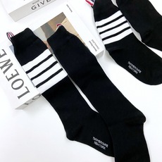 配原版盒 🌟【一盒2 双】 🌟THOM BROWNE · 桑姆 布朗尼❗ 🌟超级爆款!网红小腿袜,中筒袜+长筒袜,经典爆 配原版盒 🌟【一盒2 双】 🌟THOM BROWNE · 桑姆 布朗尼❗ 🌟超级爆款!网红小腿袜,中筒袜+长筒袜,经典爆