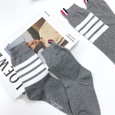 配原版盒 🌟【一盒2 双】 🌟THOM BROWNE · 桑姆 布朗尼❗ 🌟超级爆款!网红小腿袜,中筒袜+长筒袜,经典爆 配原版盒 🌟【一盒2 双】 🌟THOM BROWNE · 桑姆 布朗尼❗ 🌟超级爆款!网红小腿袜,中筒袜+长筒袜,经典爆