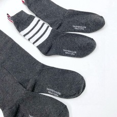 配原版盒 🌟【一盒2 双】 🌟THOM BROWNE · 桑姆 布朗尼❗ 🌟超级爆款!网红小腿袜,中筒袜+长筒袜,经典爆 配原版盒 🌟【一盒2 双】 🌟THOM BROWNE · 桑姆 布朗尼❗ 🌟超级爆款!网红小腿袜,中筒袜+长筒袜,经典爆