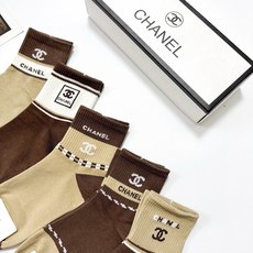 配包装 🌟【一盒5 双】 🌟Chanel 香奈儿 经典字母logo 双C短筒袜 ,ins超火爆短袜,纯棉面料,潮人 配包装 🌟【一盒5 双】 🌟Chanel 香奈儿 经典字母logo 双C短筒袜 ,ins超火爆短袜,纯棉面料,潮人