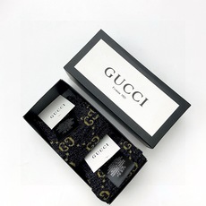 配包装 🌟【一盒2 双】 🌟Gucci 古奇 爆款金银丝长筒袜 中筒袜,超级火爆小腿袜。双针针织混纺金银丝材质,超完美结 配包装 🌟【一盒2 双】 🌟Gucci 古奇 爆款金银丝长筒袜 中筒袜,超级火爆小腿袜。双针针织混纺金银丝材质,超完美结