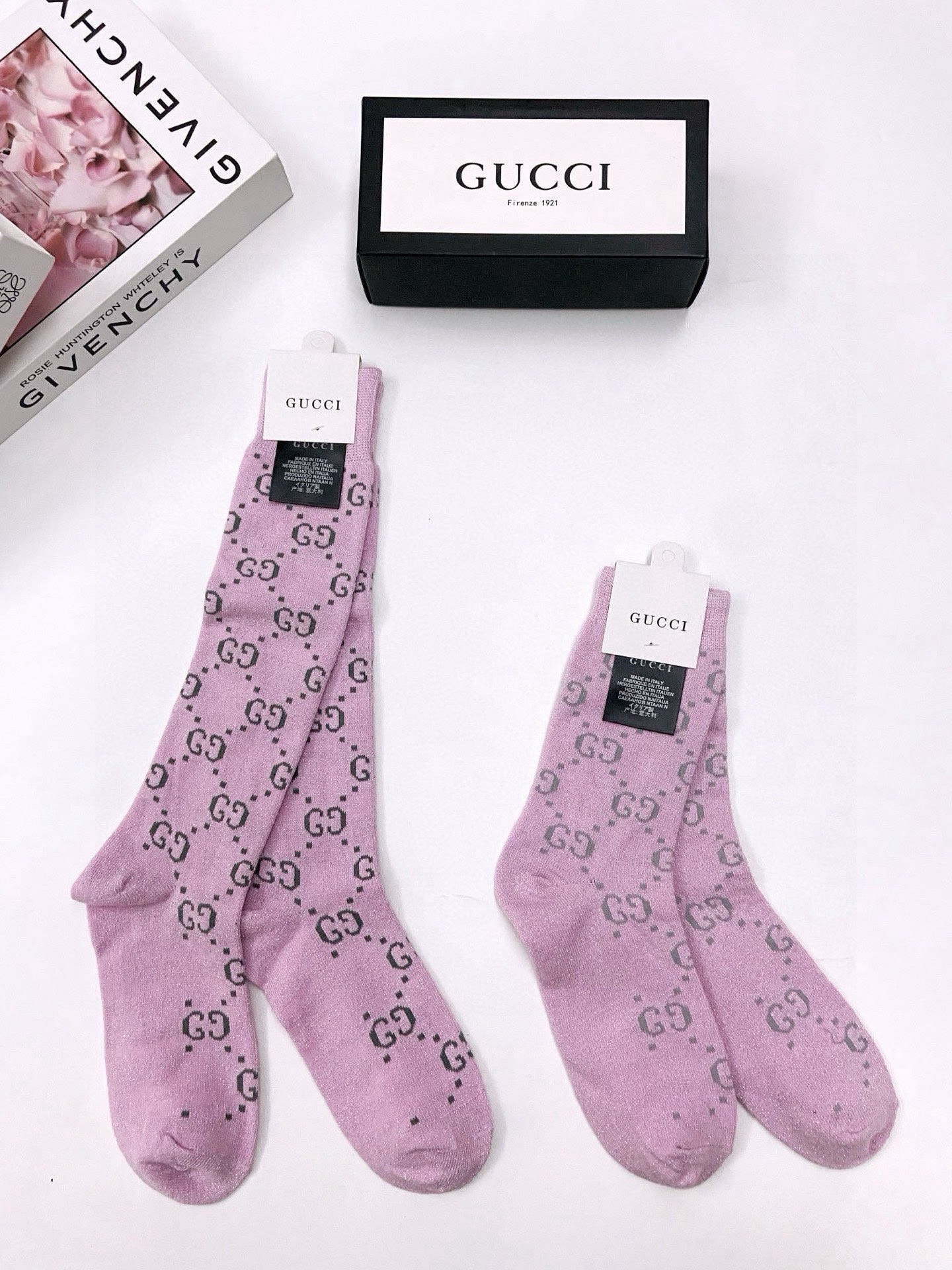 配包装 🌟【一盒2 双】 🌟Gucci 古奇 爆款金银丝长筒袜 中筒袜，超级火爆小腿袜。双针针织混纺金银丝材质，超完美结