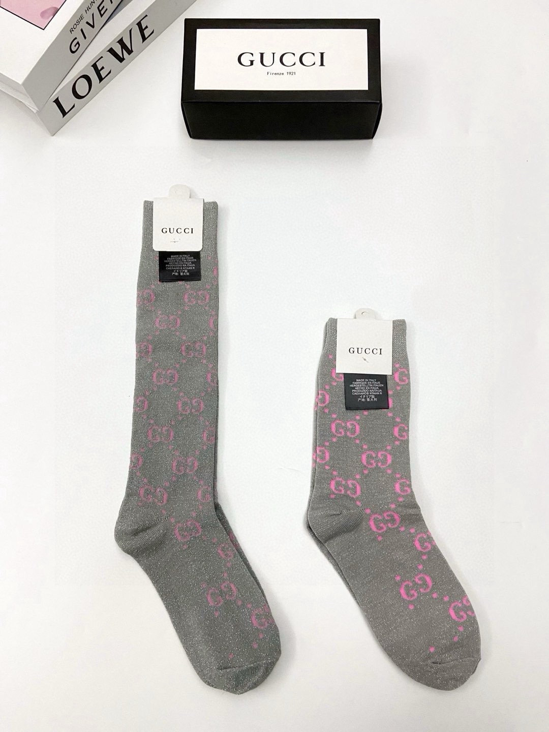 配包装 🌟【一盒2 双】 🌟Gucci 古奇 爆款金银丝长筒袜 中筒袜，超级火爆小腿袜。双针针织混纺金银丝材质，超完美结